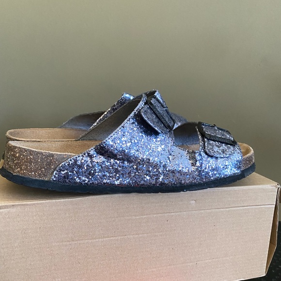 DOCKSTEPS | GUNMETAL GLITTER SANDAL | SIZE 9 - Picture 2 of 6